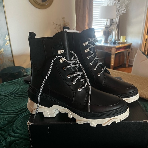 Sorel Women Boots - Picture 4 of 7